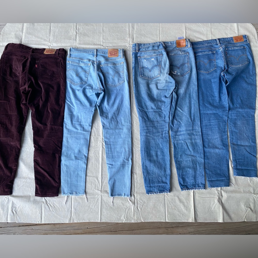 LEVIS BUNDLE! - Picture 2 of 7